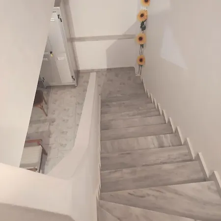 Two Palm Trees 1 Hotel Adamantas (Milos)